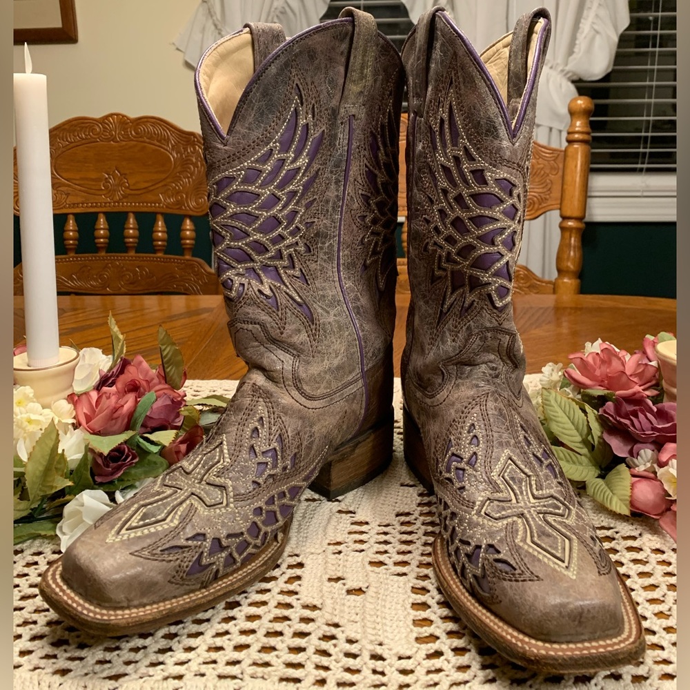 Corral A2646 Size 8M